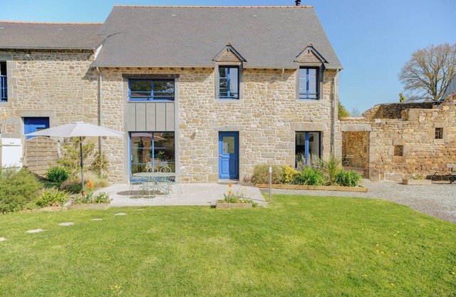 Holiday Home 'La Ferme D'Alcide' with Private Terrace, Private Garden and Wi-Fi
