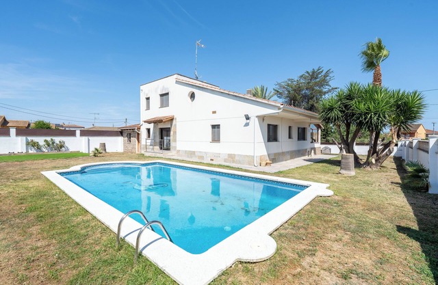 Holiday Home 'La Mediterranea Village' with Mountain View, Wi-Fi and Air Conditioning