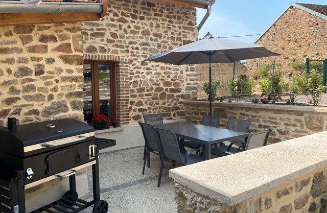 Holiday Home 'La Petite Cocotte' with Private Terrace, Private Garden and Wi-Fi