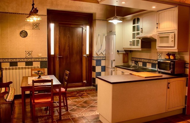 Holiday Home 'La Plazuela' with Mountain View, Shared Garden and Wi-Fi