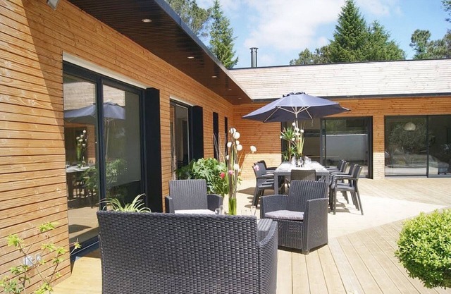 Holiday Home 'La Villa Des Légendes' with Private Terrace, Private Garden and Wi-Fi