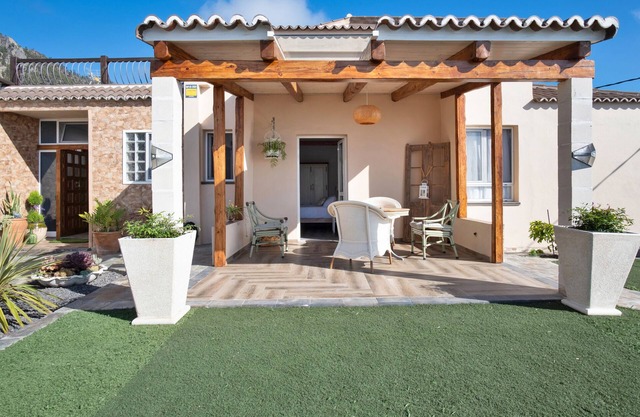 Holiday Home 'Las Golondrinas - B' with Sea View, Private Terrace and Wi-Fi