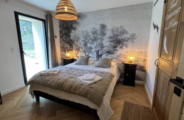 Holiday Home 'Le Cabanon De Piégon' with Private Pool, Wi-Fi and Air Conditioning