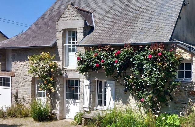 Holiday Home 'Le Clos Nalet' with Shared Garden