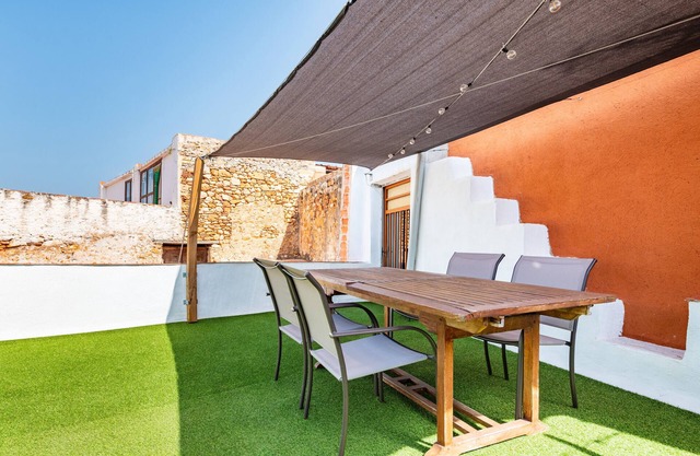 Holiday Home 'Linda' with Private Terrace, Balcony and Wi-Fi