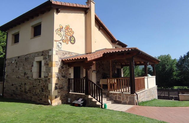 Holiday Home 'Los Robles 2' with Mountain View, Private Terrace and Wi-Fi