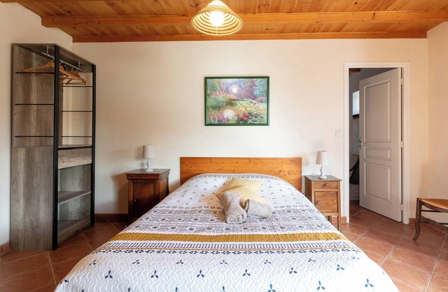 Holiday Home 'Maison Bleue' with Private Garden, Balcony and Wi-Fi