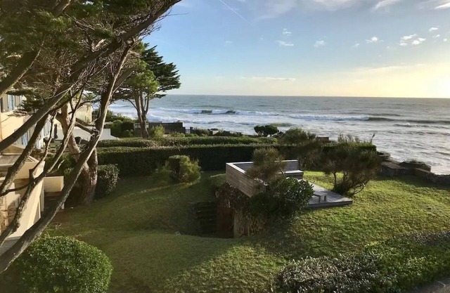 Holiday Home 'Maison De Maître - Baie De La Baule' with Sea View, Private Terrace and Wi-Fi