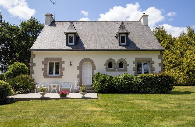 Holiday Home 'Maison Familiale' with Private Terrace, Private Garden and Wi-Fi