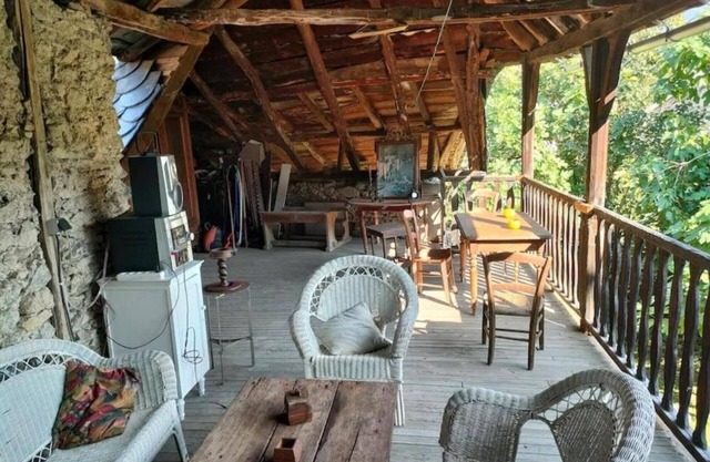 Holiday Home 'Maison De Chouliou' with Mountain View, Private Terrace and Wi-Fi