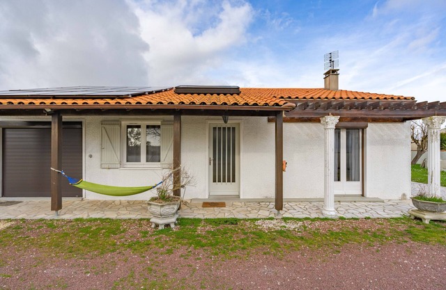 Holiday Home 'Maison Médis' with Garden & Terrace