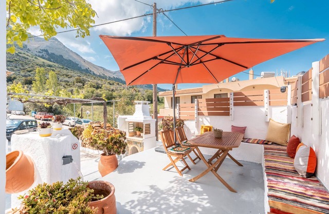 Holiday Home 'Mannas House 2' with Mountain View, Wi-Fi and Air Conditioning