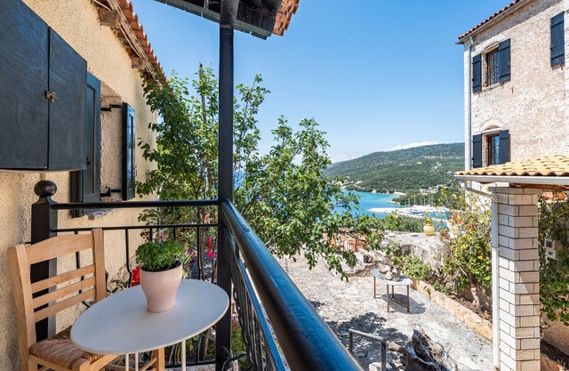 Holiday Home 'Old Manor Cottage House 4' with Sea View, Wi-Fi and Air Conditioning