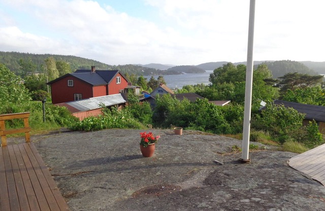 Holiday home on the west coast not far from the beach