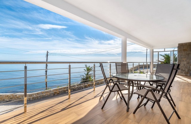 Holiday Home 'Posidonia' with Sea View, Private Terrace and Wi-Fi