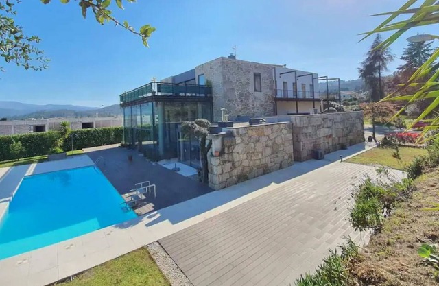 Holiday Home Quinta do Nascimento with Mountain View, Pool, Wi-Fi, A/C & Terrace