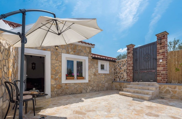 Holiday Home Rider - Two Bedroom Holiday Home with Outdoor Pool