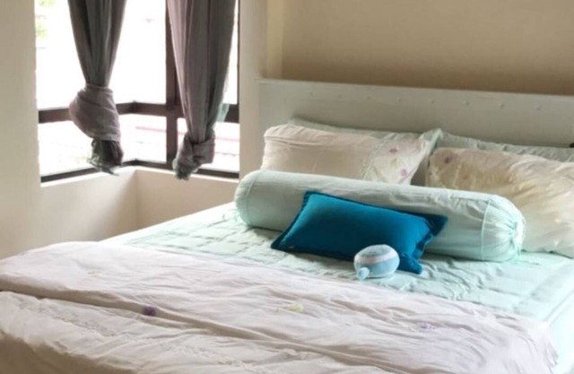 Holiday Home Room To Let