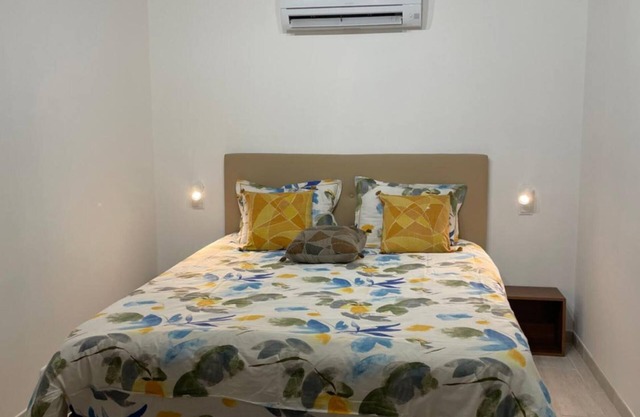 Holiday Home 'Tout Confort' with Private Terrace, Wi-Fi and Air Conditioning