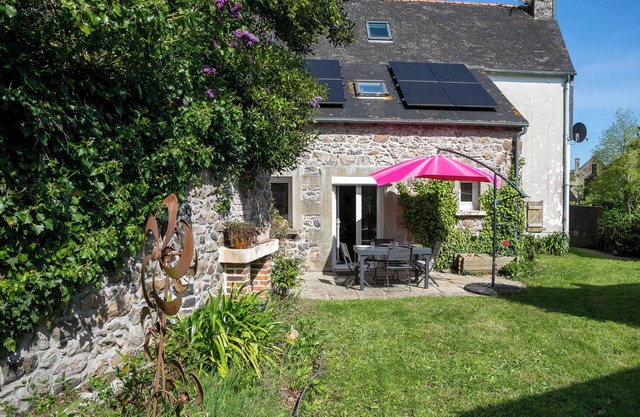Holiday Home 'Ty Carolie' with Private Terrace, Private Garden and Wi-Fi