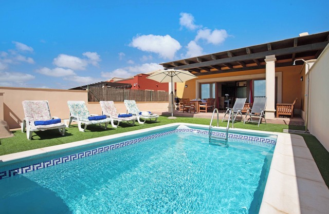 Holiday Home 'Villa Carmen' with Sea Views, Private Pool and Wi-Fi