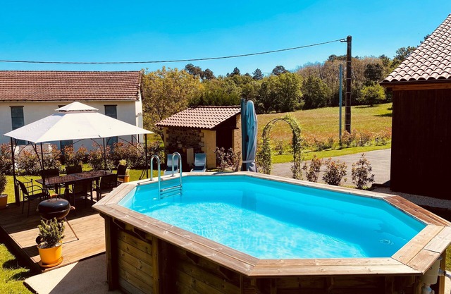 Holiday Home with 3 Bedrooms, Aircon and Private Heated Pool - 40 Mins Bergerac