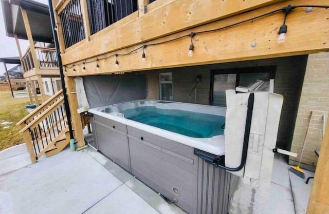 Holiday home with all season swim spa & pond view