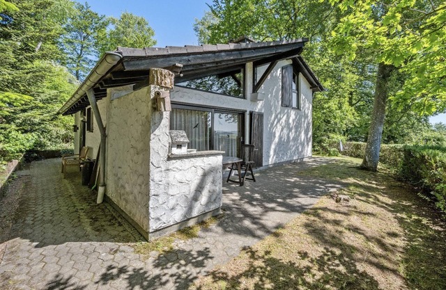 Holiday home with garden, barbecue and terrace