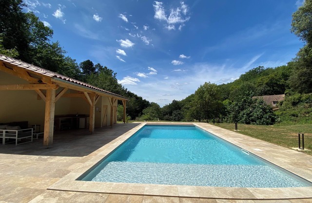 Holiday home with heated swimming pool in Dordogne