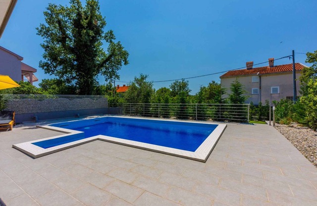 Holiday home with outpool