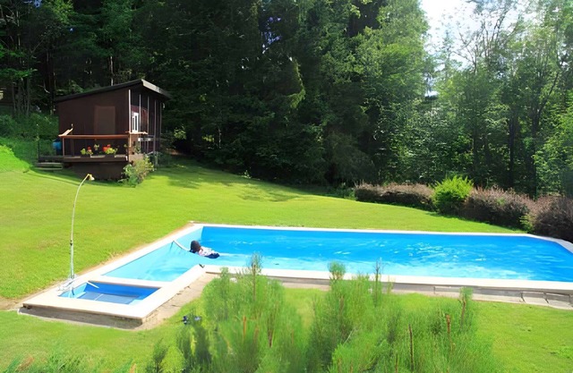 Holiday home with pool and view of the Giant Mountains