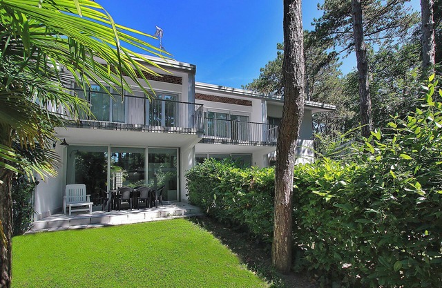 Holiday home with private garden