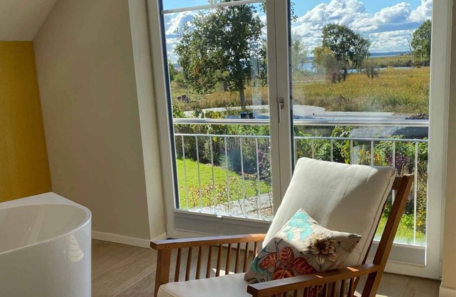 Holiday home with view onto the lake