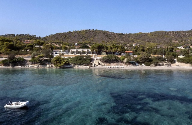 Holiday house Loutraki Korinthia for 1 - 20 persons with 10 bedrooms - Row house