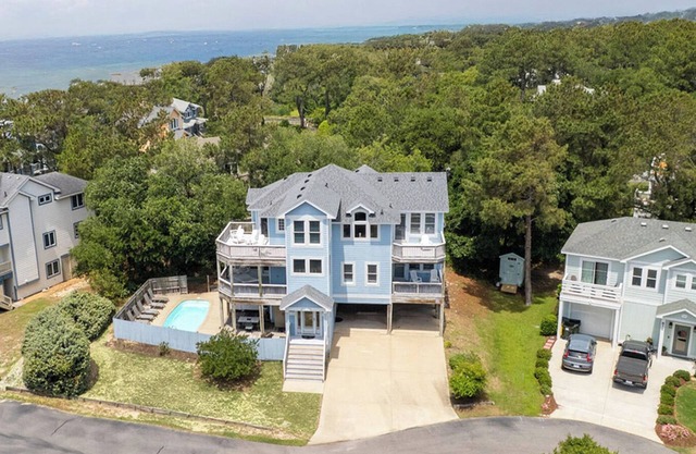 Holiday House 4 Bedroom Home at Monteray Shores