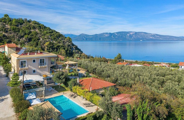 Holiday house Arkitsa for 1 - 14 persons with 7 bedrooms - Holiday house
