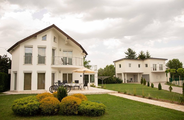 Holiday house Blazuj for 1 - 7 persons with 4 bedrooms - Row house