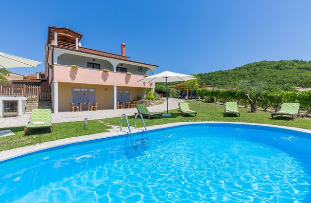 Holiday House Brajdice, private pool, garden