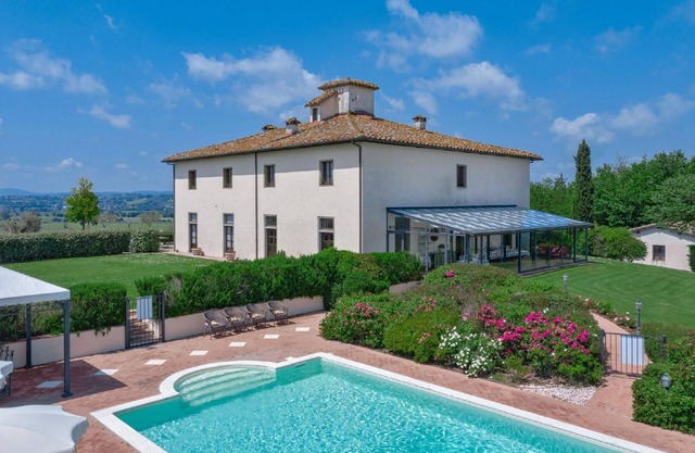 Holiday house Brolio for 1 - 18 persons with 9 bedrooms - Holiday house