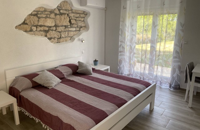 Holiday House Carla in Belavici