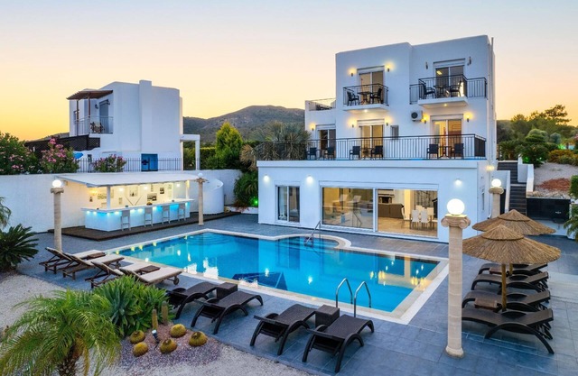 Holiday house Gennadi for 1 - 10 persons with 4 bedrooms - Holiday house