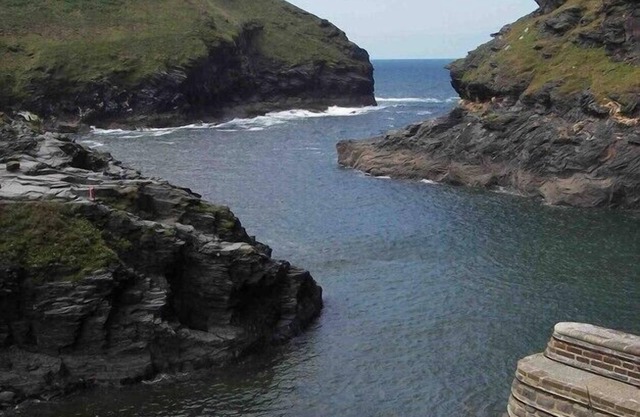 Holiday house in quiet village close to the best beach in North Cornwall