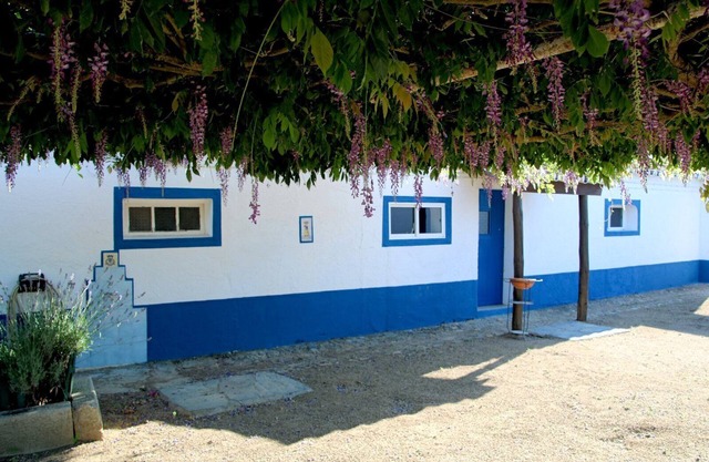 Holiday house in rural area overlooking the dam of the Caia.