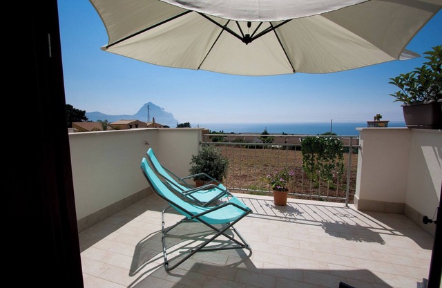 Holiday house on 3 floors, sea view