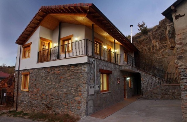 Holiday house La Omañuela for 1 - 2 persons with 2 bedrooms - Holiday home