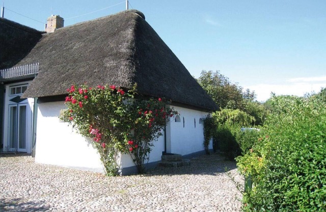 Holiday house Midlum for 1 - 3 persons with 2 bedrooms - Holiday home