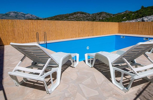 Holiday house Neum for 10 - 14 persons with 6 bedrooms - Holiday home