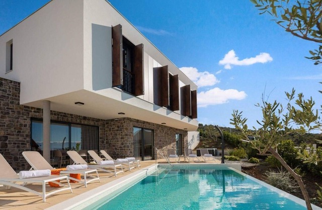 Holiday house Primosten for 1 - 10 persons with 4 bedrooms - Holiday house