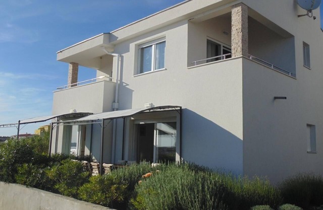 Holiday house Rtina for 1 - 9 persons with 3 bedrooms - Holiday home