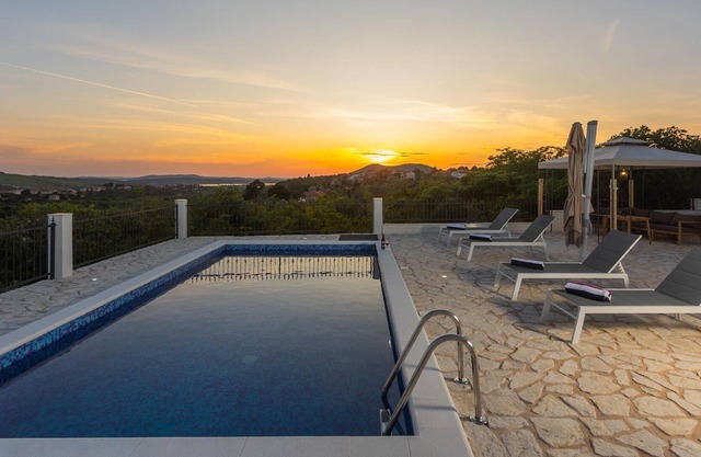 Holiday house Sibenik for 1 - 10 persons with 3 bedrooms - Twin house